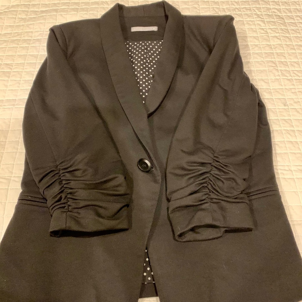 BLACK JACKET - Picture 6 of 7